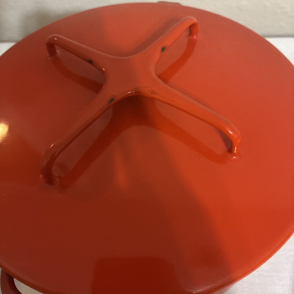 Vintage MCM Dansk 2 QT Red Enamel Kobenstyle Dutch Oven Pot With Trivet Lid - Picture 9 of 14